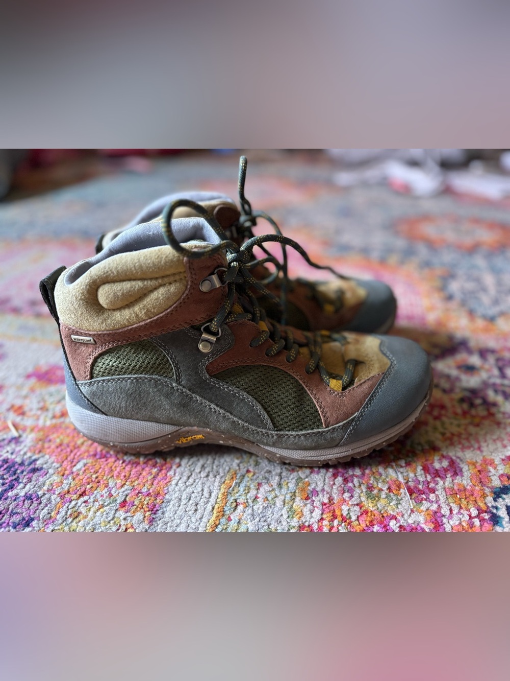 Dansko Leather Waterproof Hiking Boots Vibram Sole Women's size 41 (US 10.5-11)
